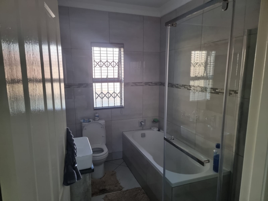 4 Bedroom Property for Sale in Rustenburg Central North West